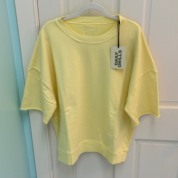 Daily Drills Lemonade Sweatshirt Size M/L NWT - Picture 1 of 2
